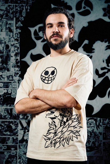 One Piece T-Shirt – Trafalgar Law Golden Edition - Beige