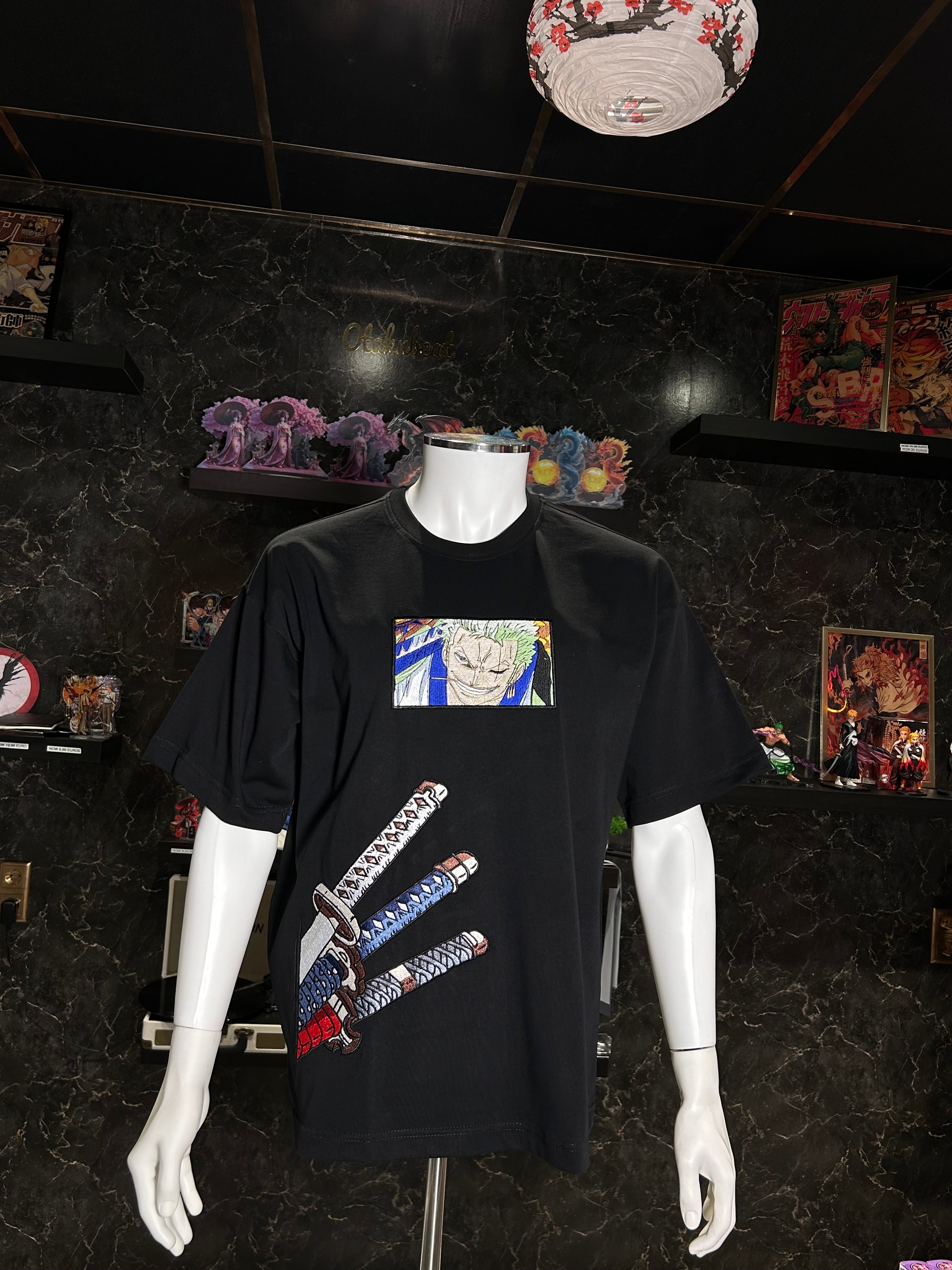 One Piece T-Shirt – Zoro Three Swords Edition